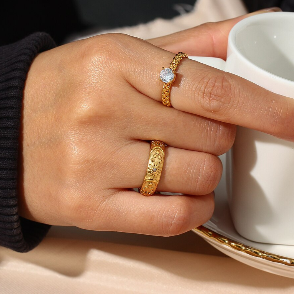 Luna ring